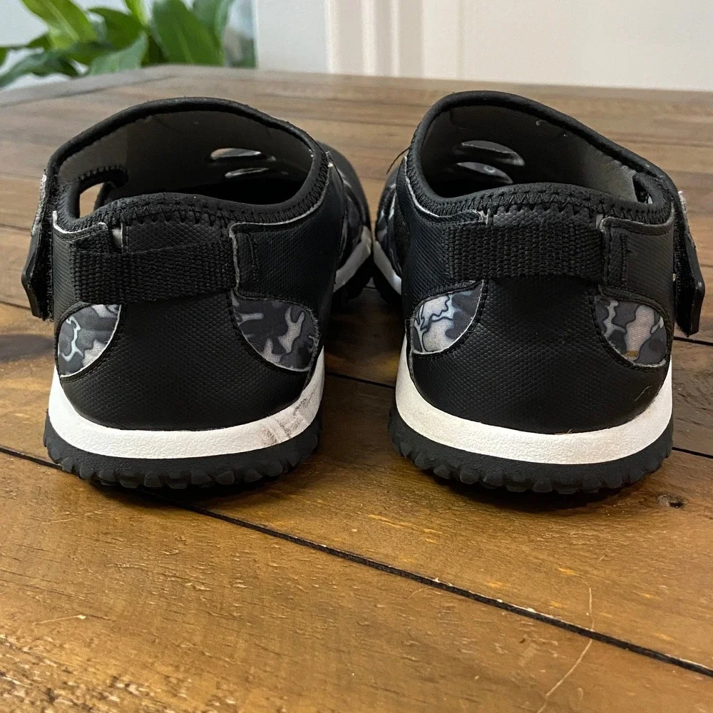 KEEN Kids Stingray Water Sandals Black Camo Youth Size 6 EU 38 1026052
